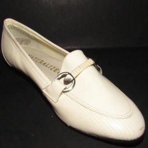 Naturalizer White Patent Loafers Bamboo Horse-bit